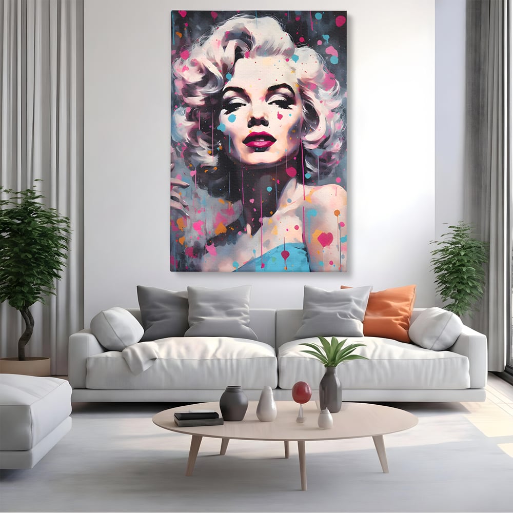 Tablou canvas cu tablou canvas cu marilyn monroe, fara rama, pe sasiu de lemn, pe perete intr-un living